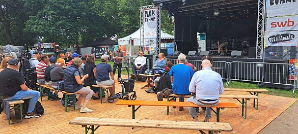 Das Bild zeigt die Podiumsdiskussion auf der Breminale.