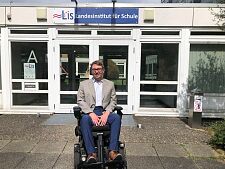 Arne Frankenstein vor dem LIS